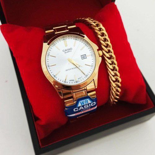 تک و ست ساعت کاسیو بنداستیل طلایی صفحه سفید همراه با دستبند کارتیر طلایی کد ۵۴۶